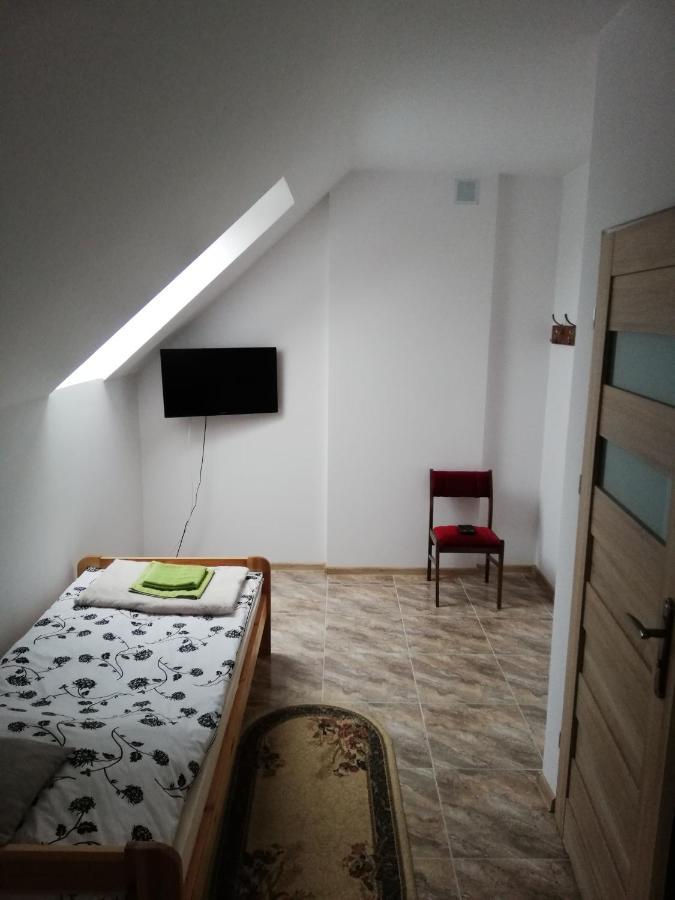 Potok 5 Hotel Zloczew Exterior foto