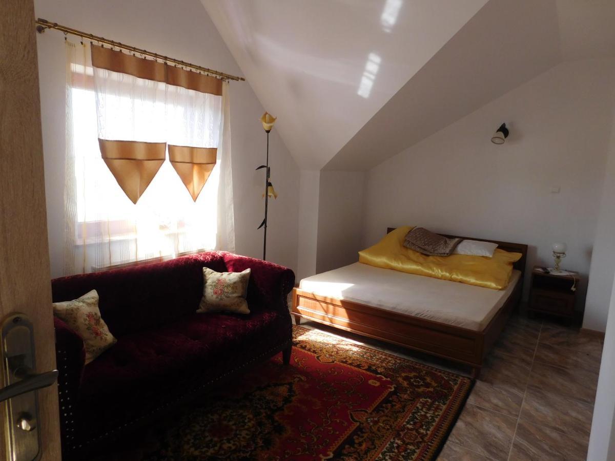 Potok 5 Hotel Zloczew Exterior foto