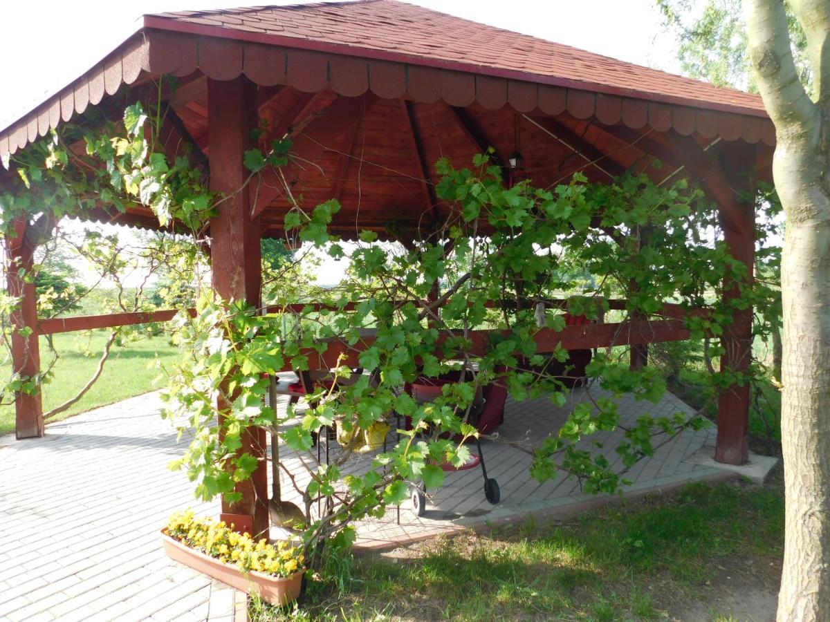 Potok 5 Hotel Zloczew Exterior foto